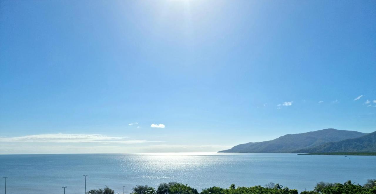 Cairns Ocean View Apartment Dış mekan fotoğraf